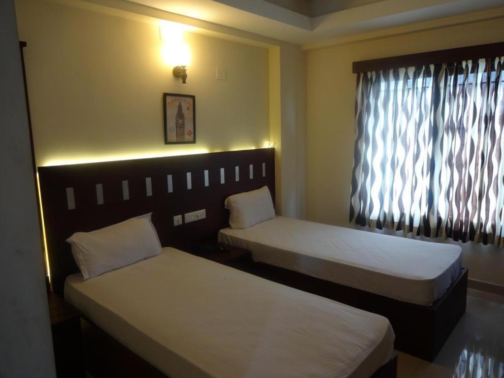 Metro Kochin Business Hotel Eksteriør bilde
