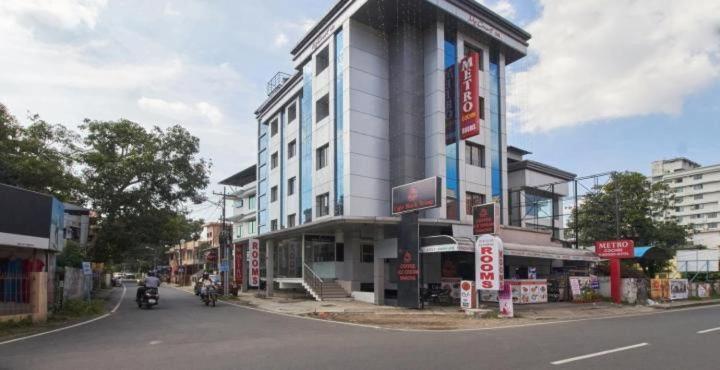 Metro Kochin Business Hotel Eksteriør bilde